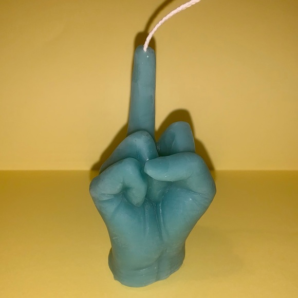 Middle Finger Candle 🕯🖕🏼 - Picture 7 of 10